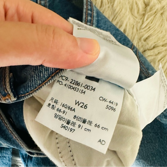 Levi's WEDGIE Premium Straight Leg High Rise Jeans - Size 26 - Picture 9 of 13